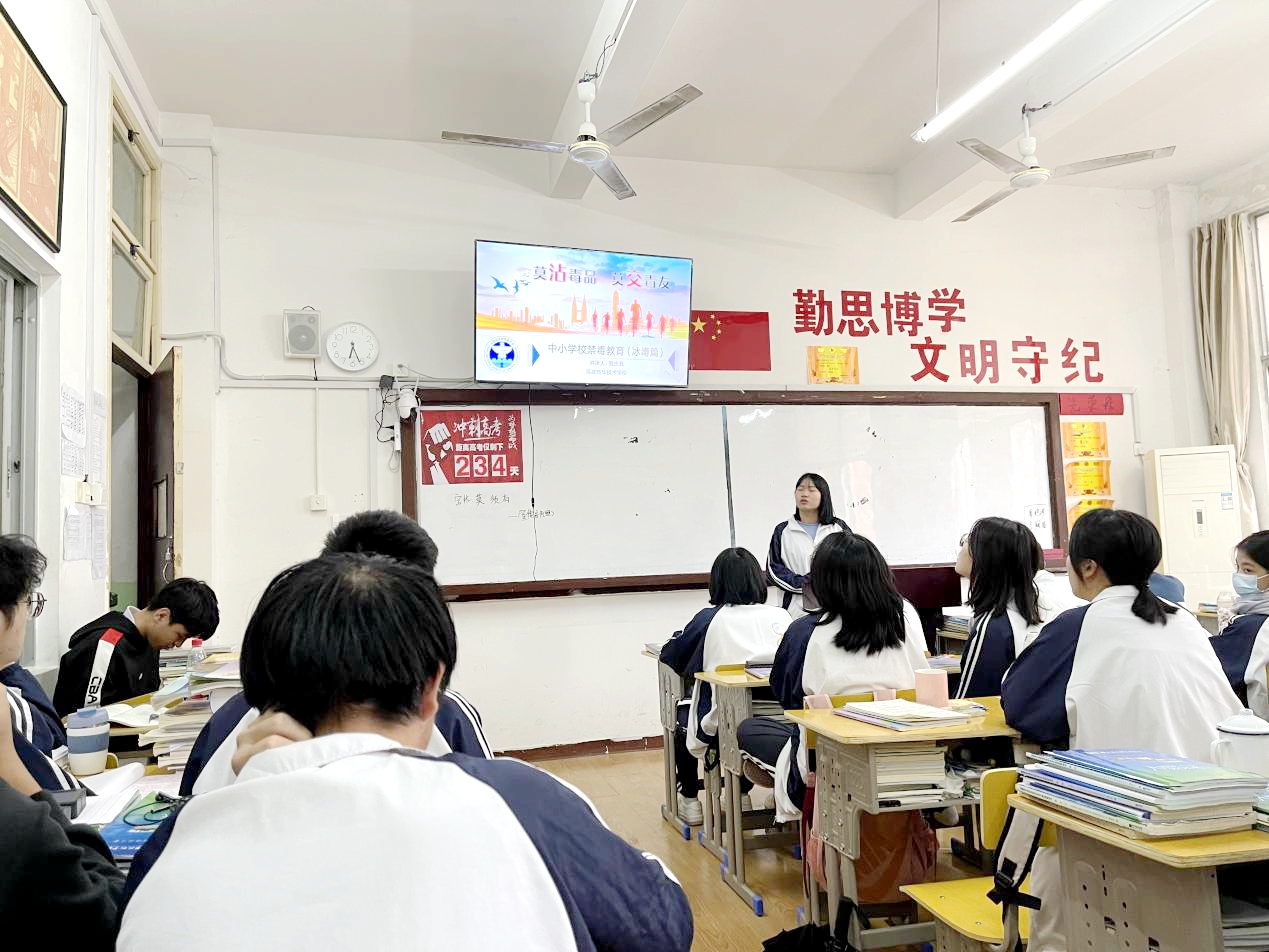 <a href=http://www.tjsxht.com/school-506/ target=_blank class=infotextkey>ʡAgWУ</a>|ƷA}